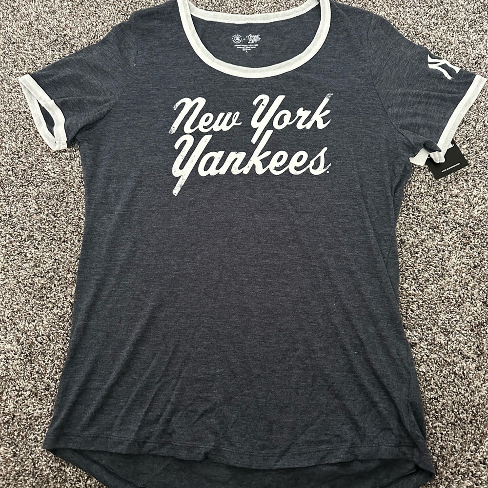 New York Yankees Women's Heathered Navy Blue T-Shirt